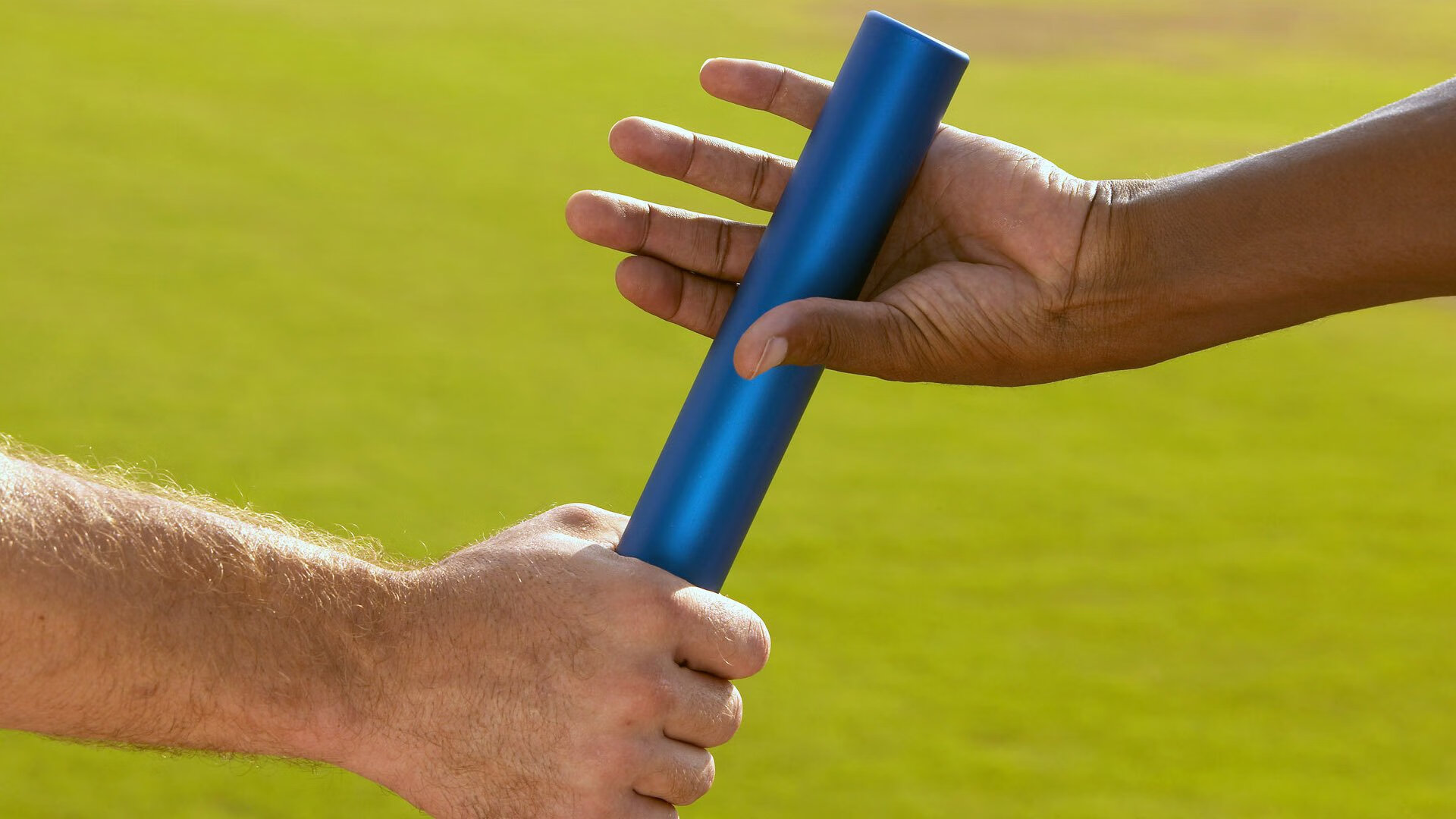 城市夜间慢跑活动,灯火亮丽中的运动时光,城市夜跑注意事项